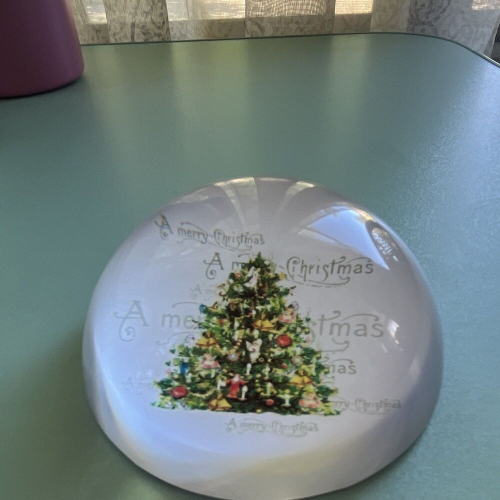 Vintage hand blown Glass Dome Paperweight Christmas Tree "A Merry Christmas" - Picture 6 of 6